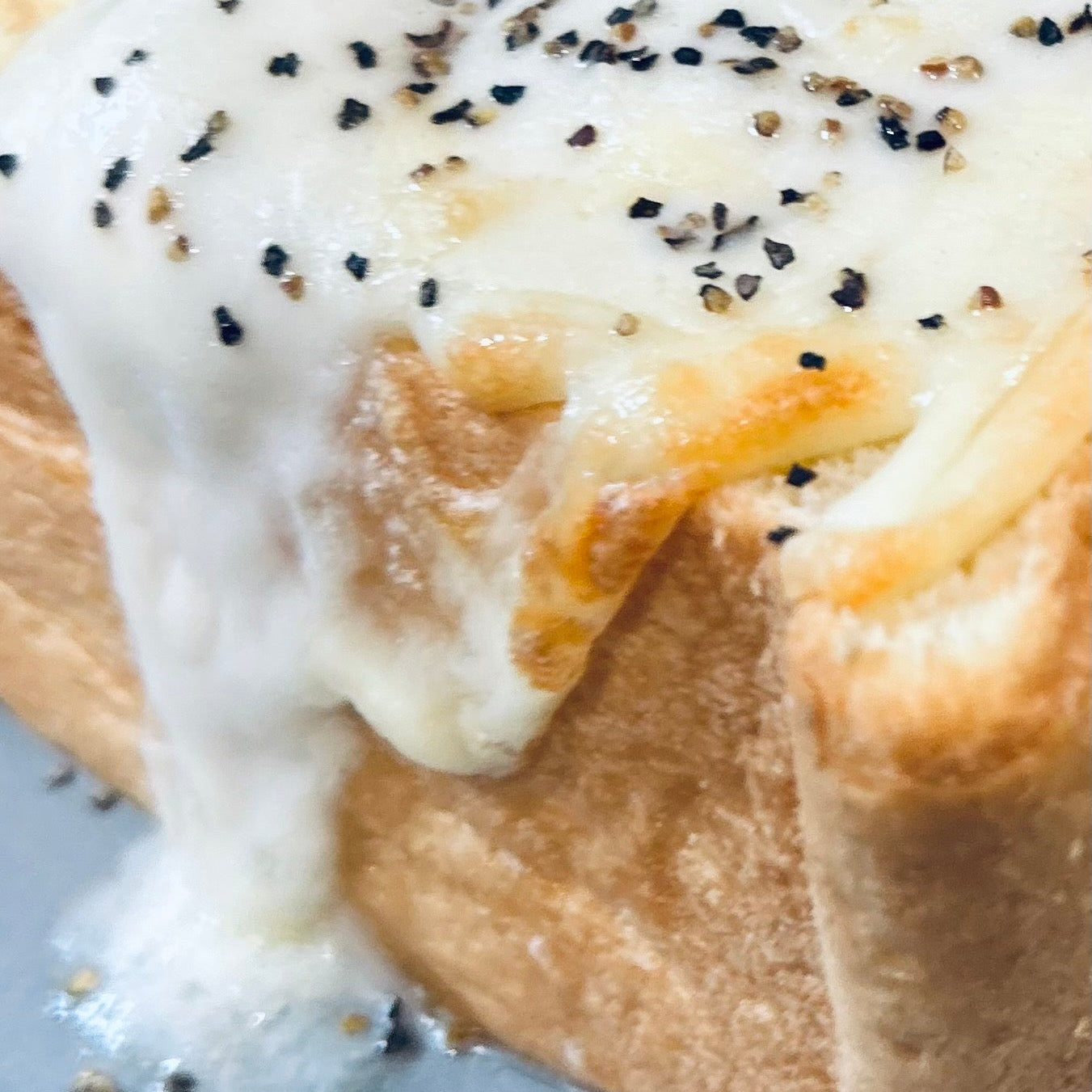 モッツアレラチーズトースト